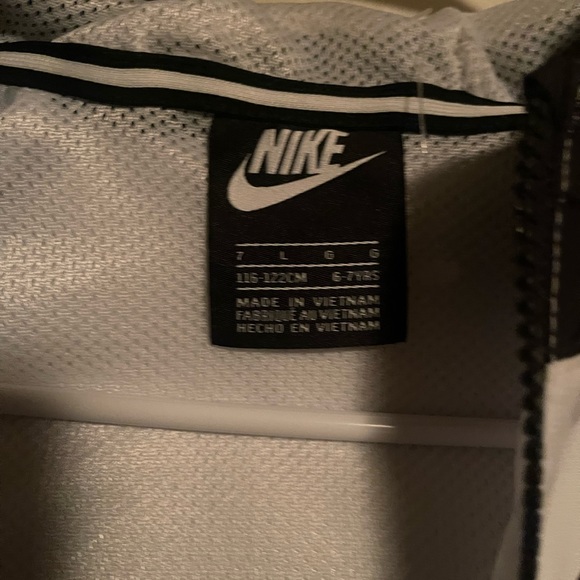 Nike Jacket Y7 - Picture 5 of 5